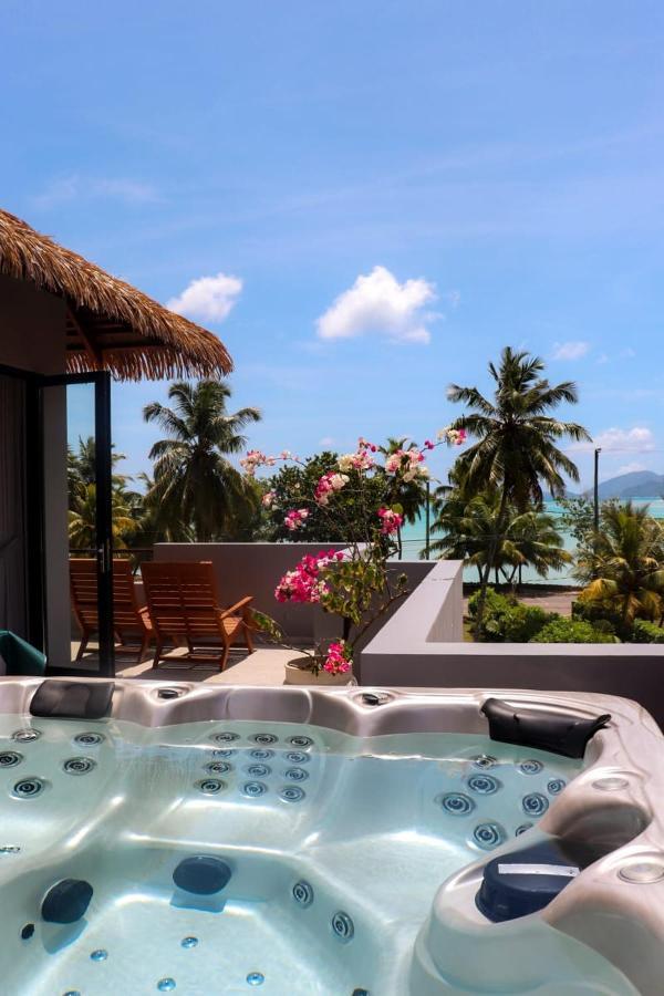 Blue Lagoon Baie Lazare  Bagian luar foto